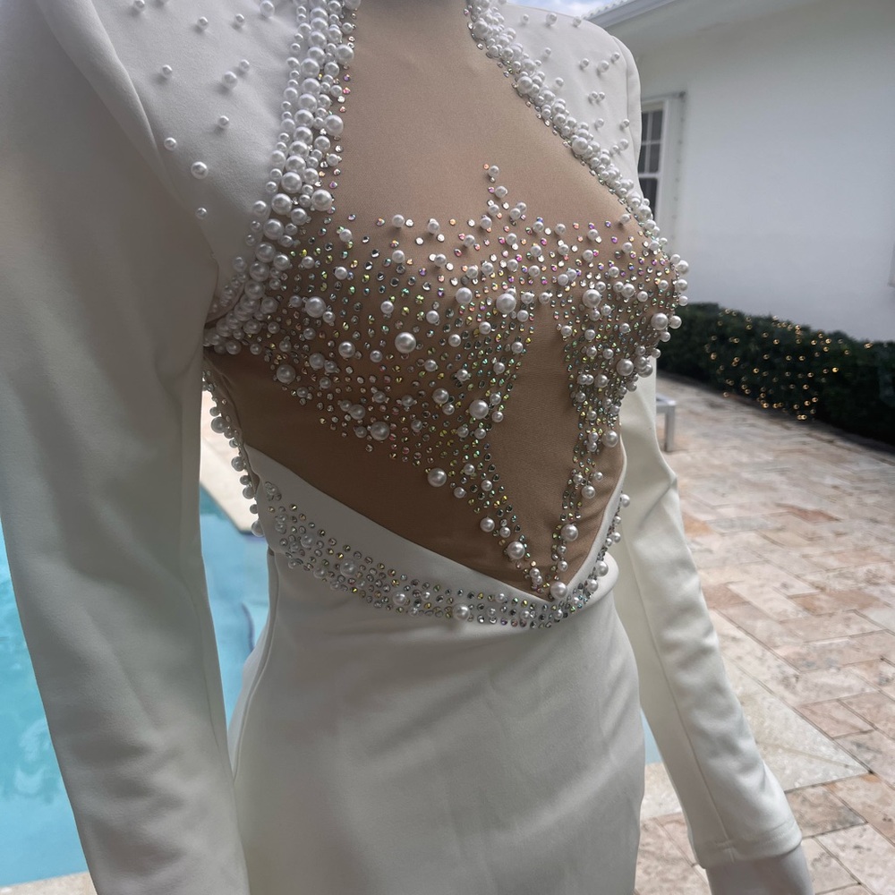 Chic Pearl Embellished Long Sleeve Dress